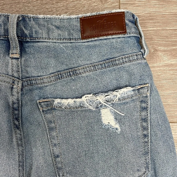 Hollister Curvy High Rise Mom Jean Vintage Stretch Denim Ripped 3R - Picture 15 of 16